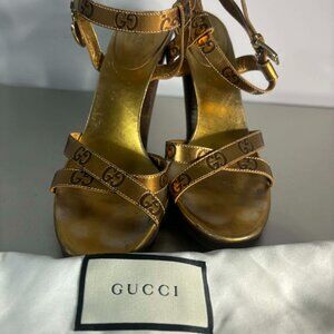 Vintage Gucci GG Metallic Platform Block Heel Sandals – Tom Ford Era